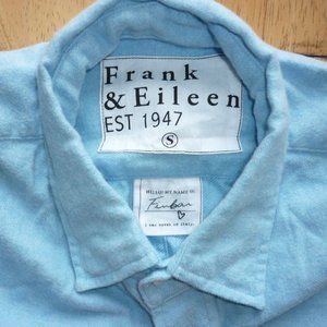 Frank & Eileen Light Blue Button Down Shirt